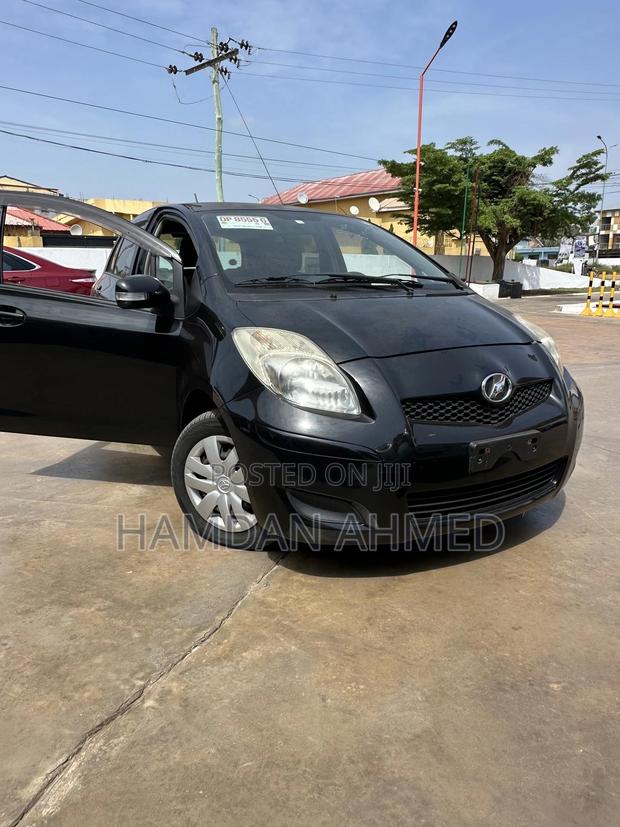 Toyota Vitz 1.3 FWD 5dr 2010 Black
