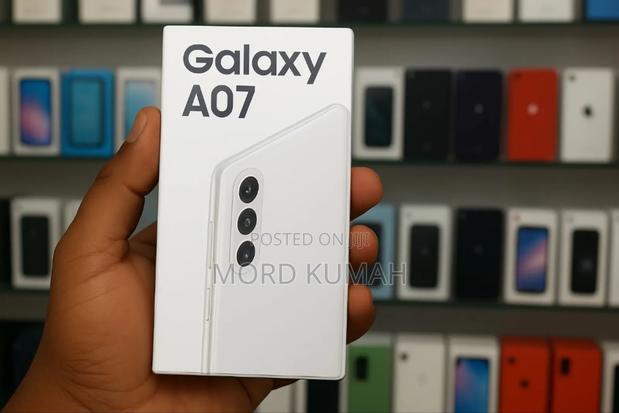 New Samsung Galaxy A07 4G 128 GB Silver · Photo 4
