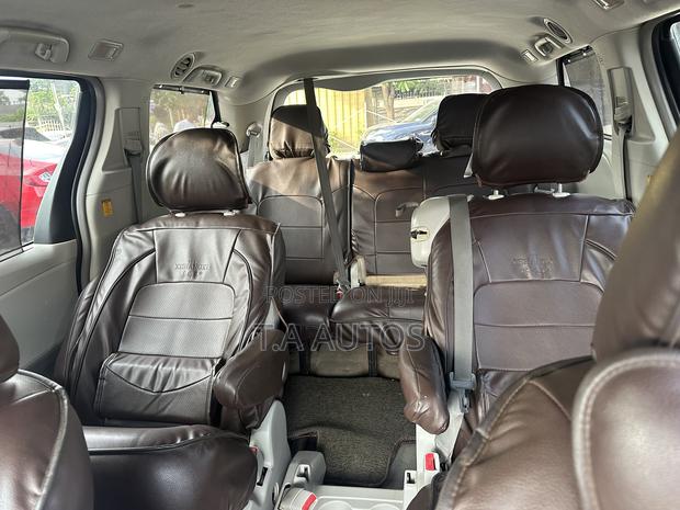 Toyota Sienna LE 7 Passenger 2012 Gray