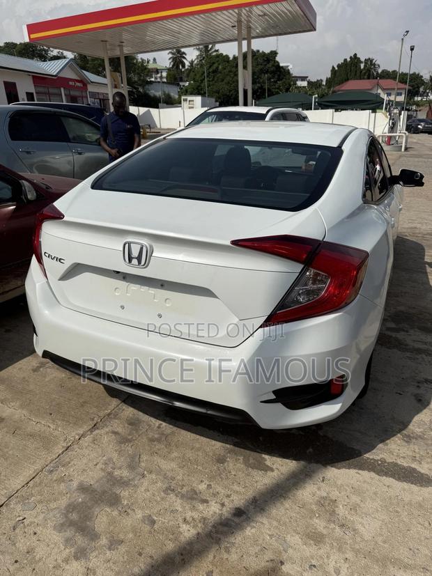 Honda Civic LX 4dr Sedan (2.0L 4cyl) 2016 White