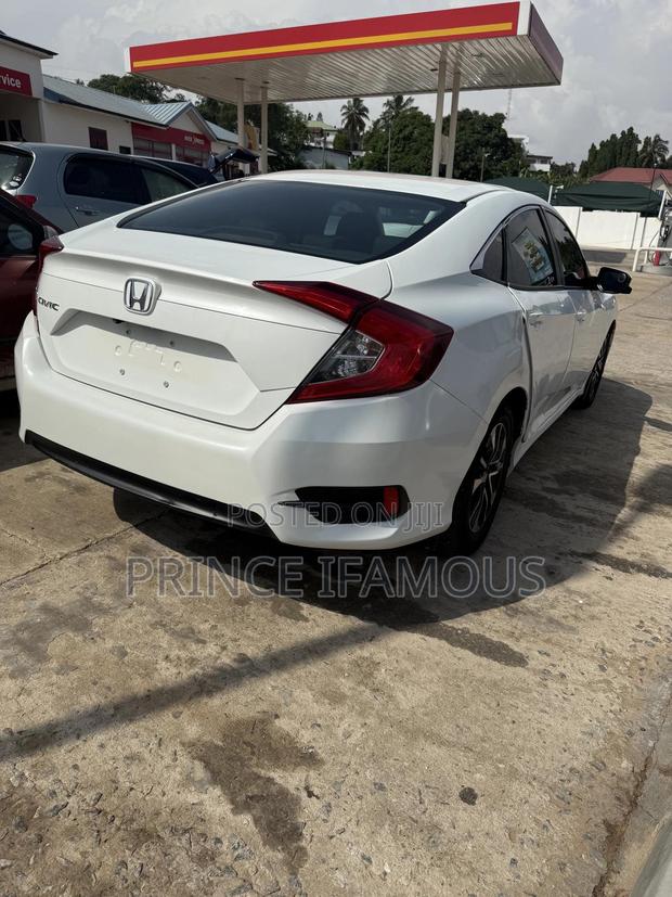 Honda Civic LX 4dr Sedan (2.0L 4cyl) 2016 White