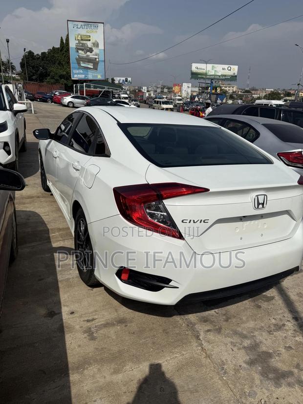 Honda Civic LX 4dr Sedan (2.0L 4cyl) 2016 White