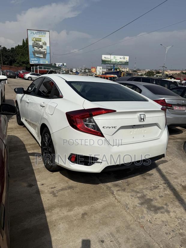 Honda Civic LX 4dr Sedan (2.0L 4cyl) 2016 White