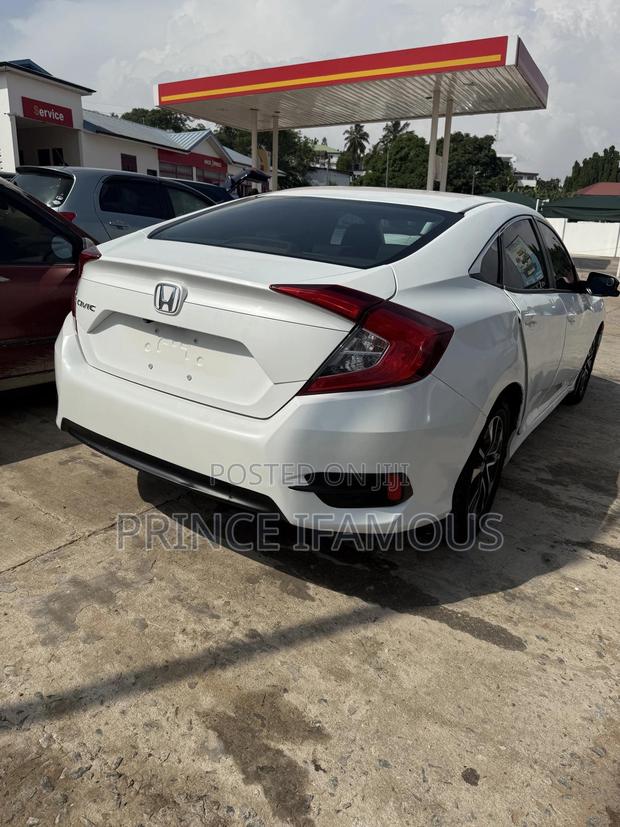 Honda Civic LX 4dr Sedan (2.0L 4cyl) 2016 White