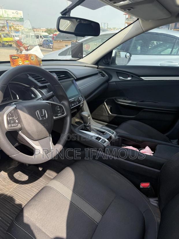 Honda Civic LX 4dr Sedan (2.0L 4cyl) 2016 White