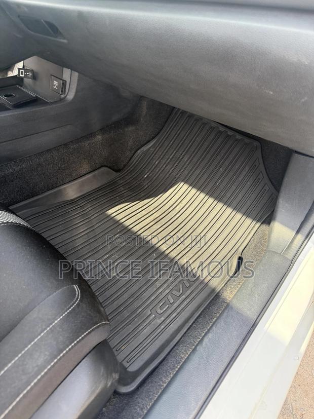 Honda Civic LX 4dr Sedan (2.0L 4cyl) 2016 White