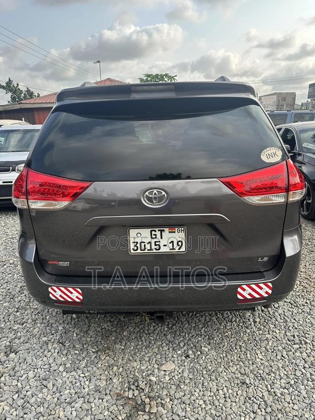 Toyota Sienna LE 7 Passenger 2012 Gray