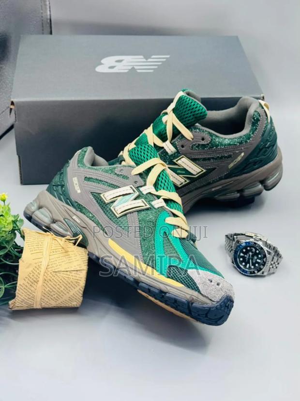 New Balance 1906r Premium Comfort Running Sneakers photo 2