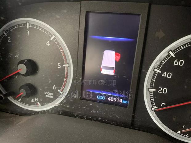 Toyota HiAce 2022 White