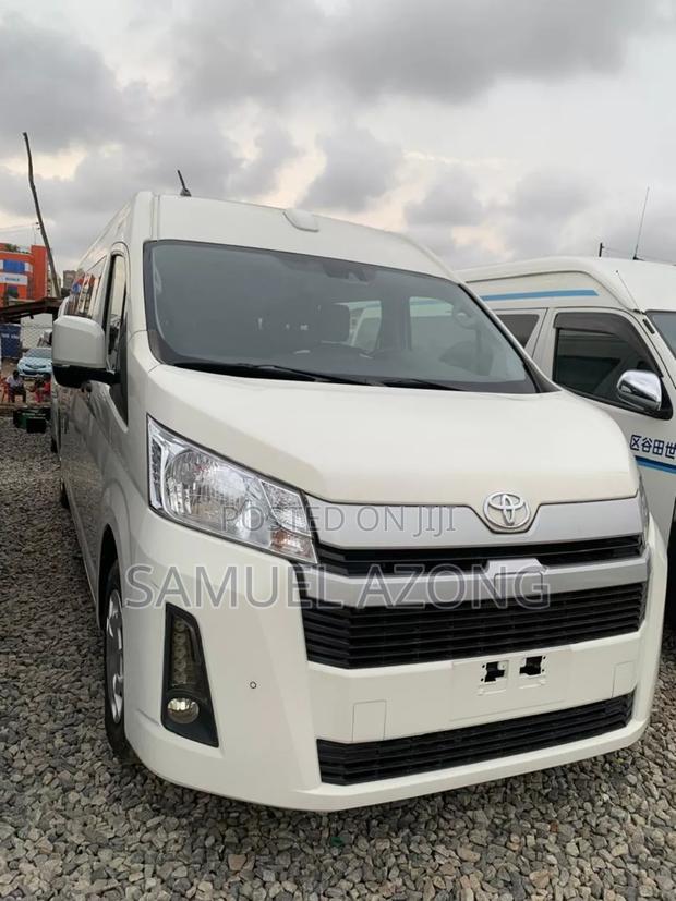 Toyota HiAce 2022 White