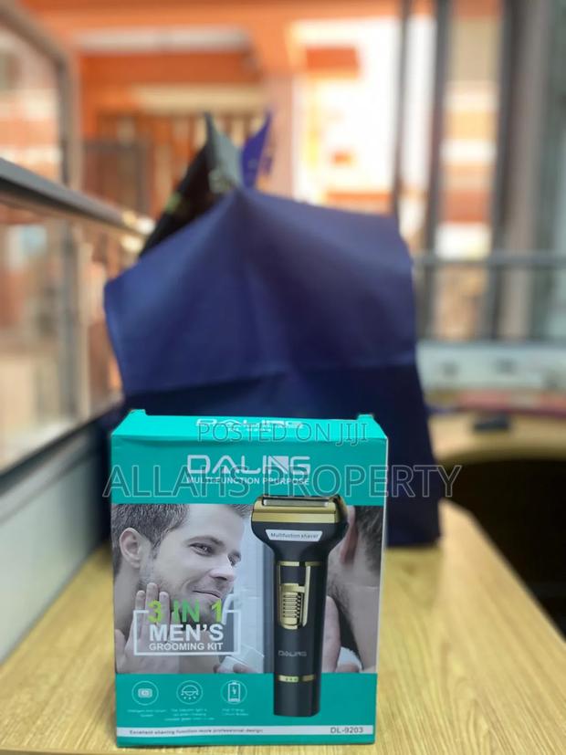 3 in 1 Men's Grooming Kit · Photo 2