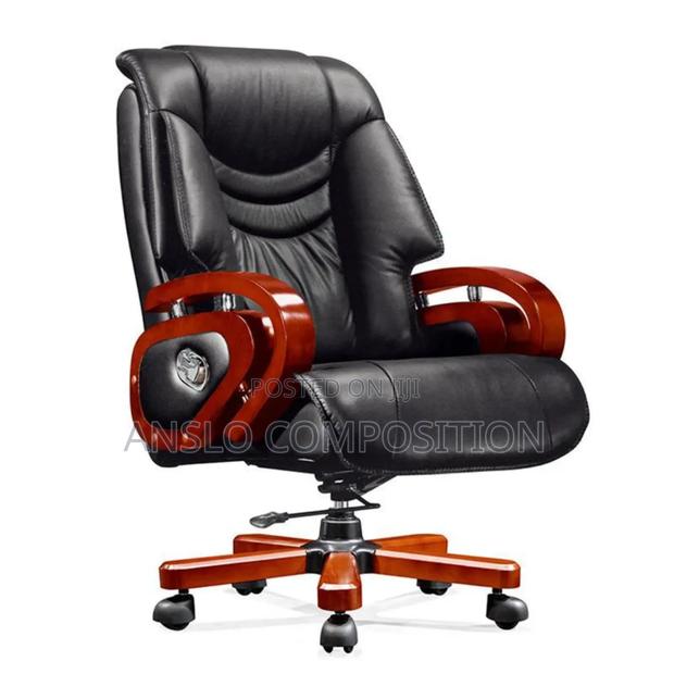 Chief Executive Officer Swivel Chair · Photo 2