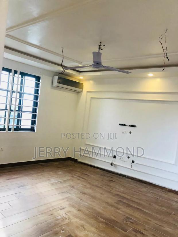 3bdrm Apartment in Greek Apartment In A, East Legon for sale · Photo 4