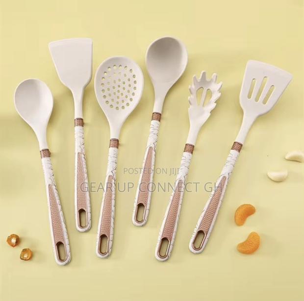 16pieces Kitchen Knife And Silicone Laddles photo 3