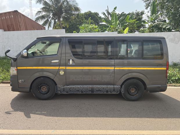 Toyota HiAce 2012 Grey