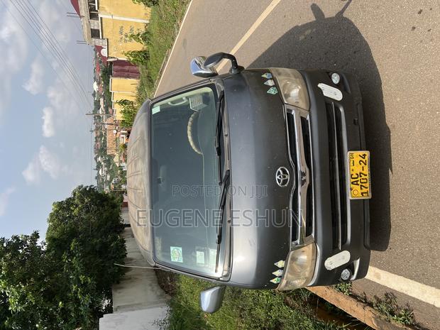 Toyota HiAce 2012 Grey