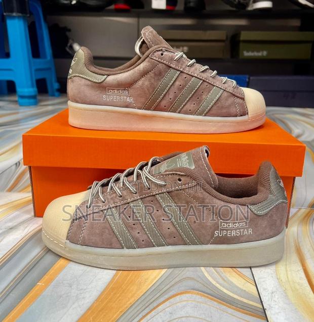 Adidas Superstar Sneaker Available · Photo 4