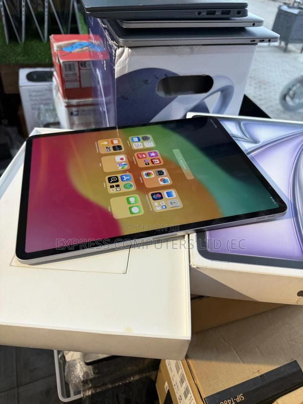 New Apple iPad Air 13 (2024) 128 GB Gray photo 3