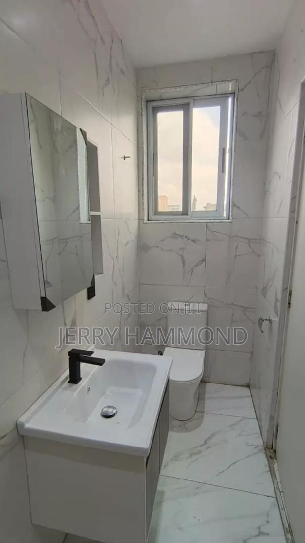 2bdrm Apartment in Bushroad Around , New Town for rent · Photo 4