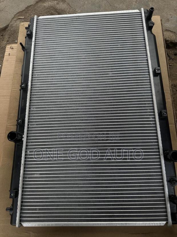 Honda CRV 2017,2018,2019,2020 Water Tank or Radiator photo 2