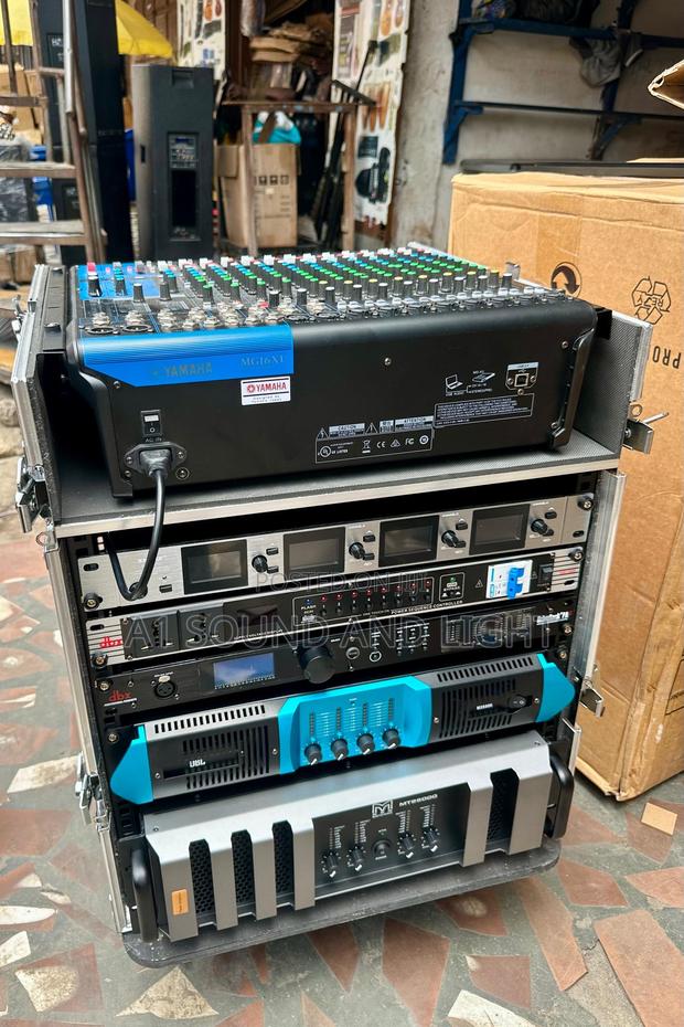 Line Array Amplifier Rack Set · Photo 3