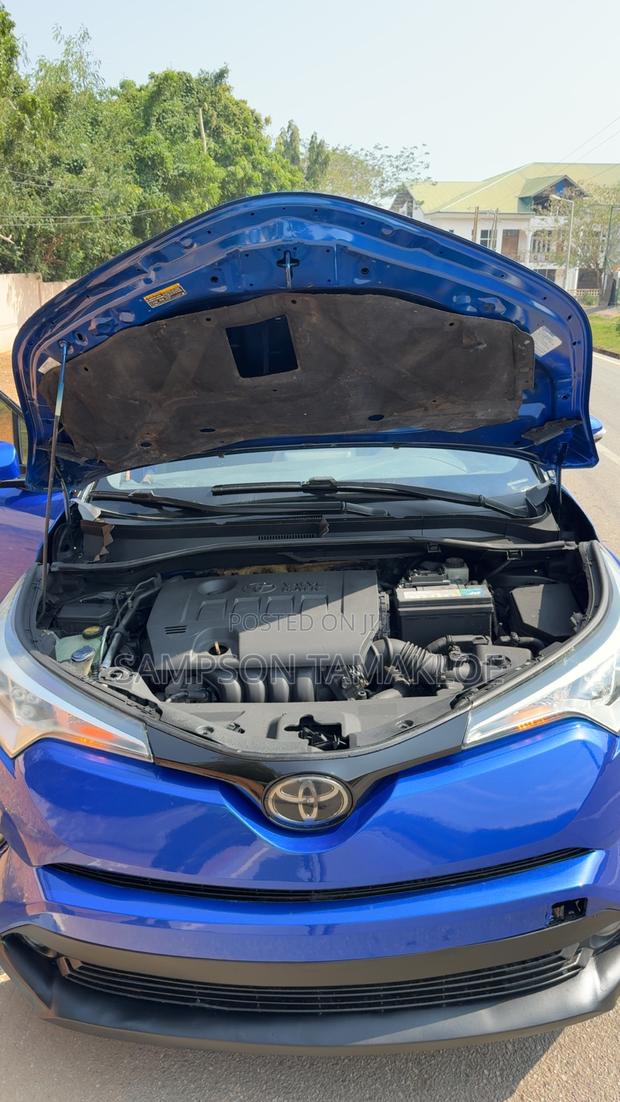 Toyota C-HR XLE FWD 2019 Blue