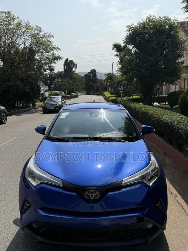 Toyota C-HR XLE FWD 2019 Blue