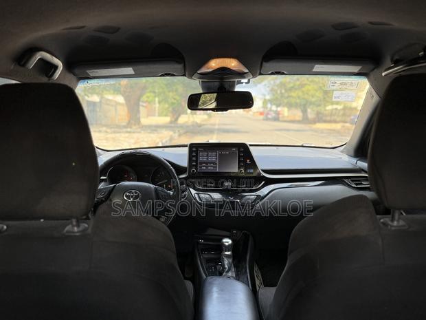 Toyota C-HR XLE FWD 2019 Blue