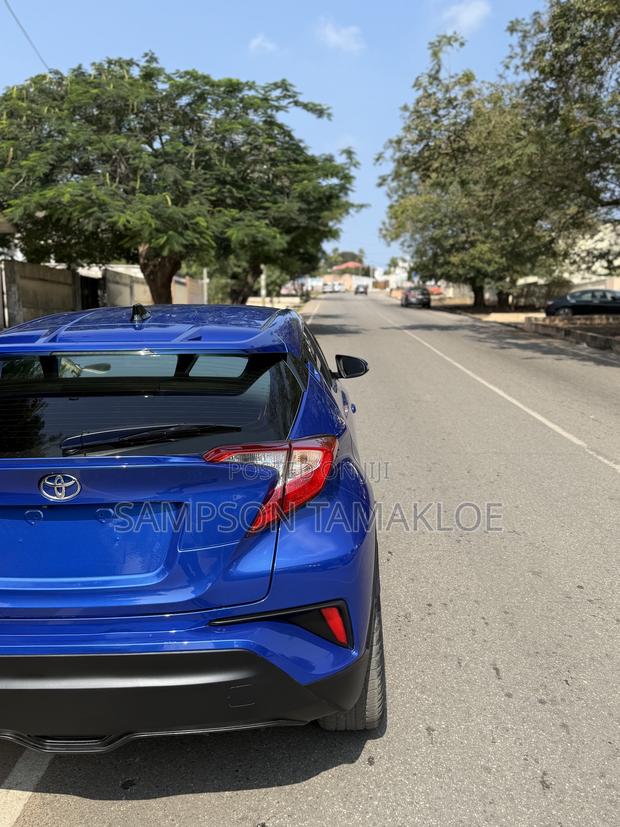 Toyota C-HR XLE FWD 2019 Blue