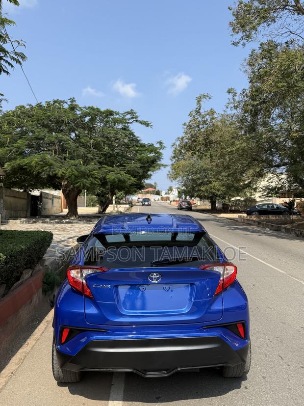 Toyota C-HR XLE FWD 2019 Blue