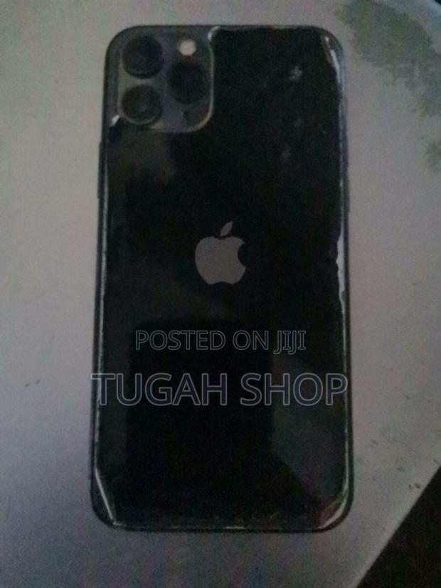 Apple iPhone 11 Pro 64 GB Black photo 2