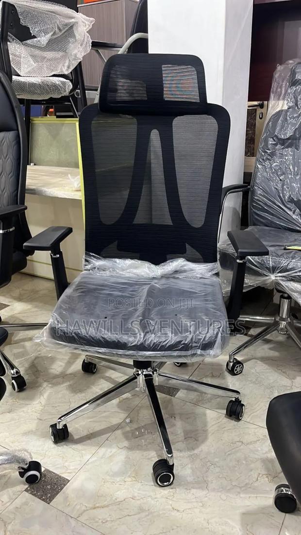 Staff Office Chair · Photo 2