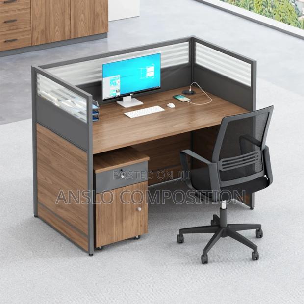 Portable Office Workstation · Photo 2