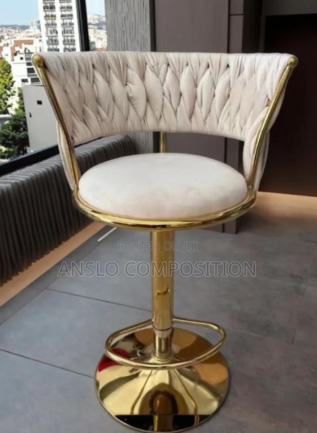 Richest Choice Bar Stool · Photo 2