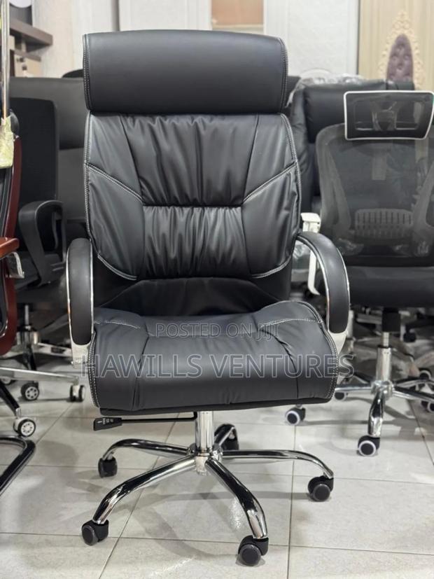Swivel Desk Chair · Photo 3