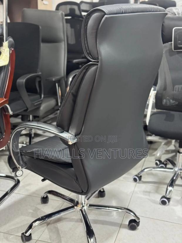 Swivel Desk Chair · Photo 4