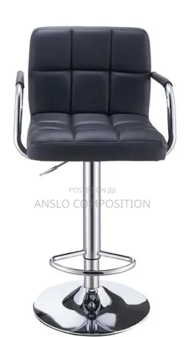 Winners Professional Bar Stool · Photo 2