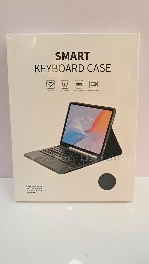 Smart Keyboard Case With Touchpad · Photo 3