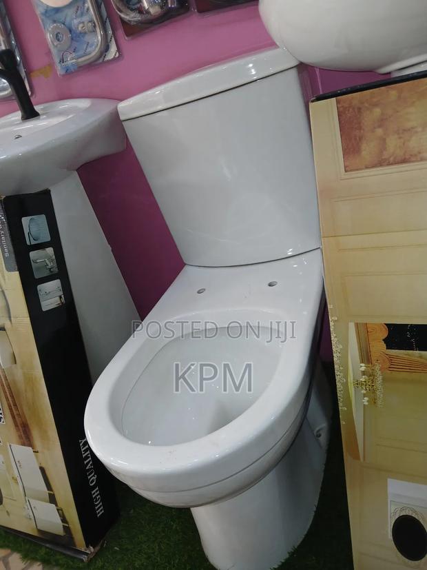Toilet Seat Complete Less Water Needed