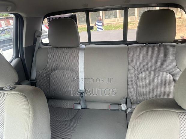 Nissan Frontier SV 4x4 Crew Cab 6 ft. box 139.9 in. WB 2019 White