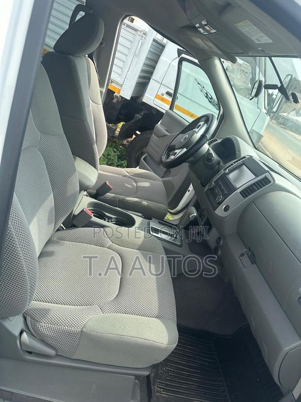 Nissan Frontier SV 4x4 Crew Cab 6 ft. box 139.9 in. WB 2019 White