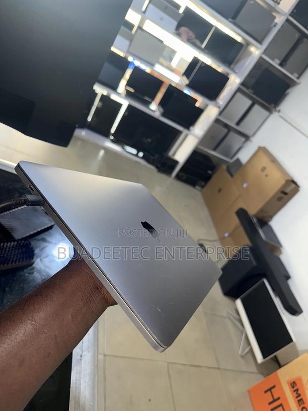 Laptop Apple MacBook Pro 2019 8GB Intel Core I5 SSD 128GB photo 2