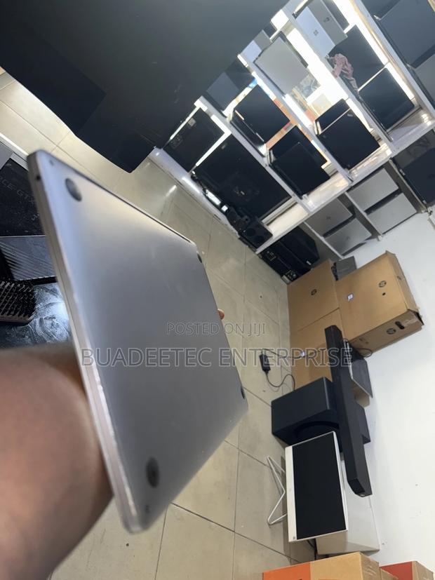 Laptop Apple MacBook Pro 2019 8GB Intel Core I5 SSD 128GB photo 3