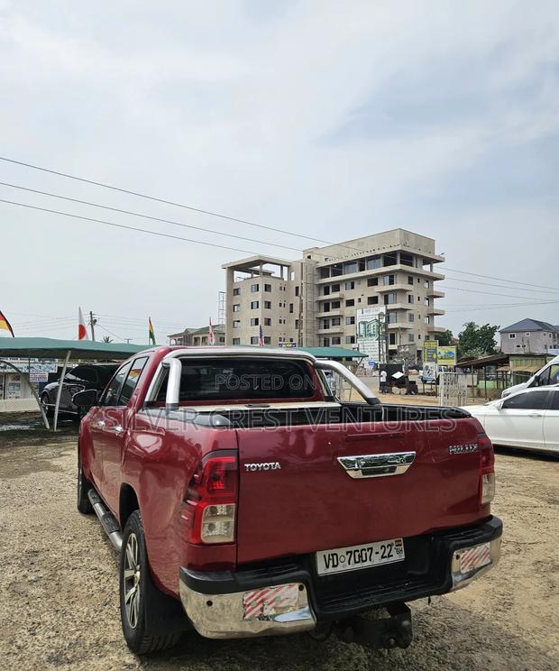 Toyota Hilux 2017 Red