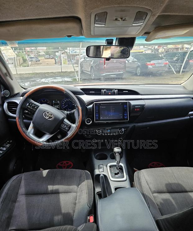 Toyota Hilux 2017 Red