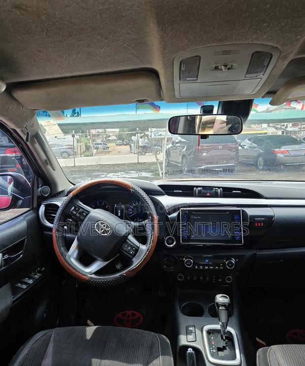 Toyota Hilux 2017 Red