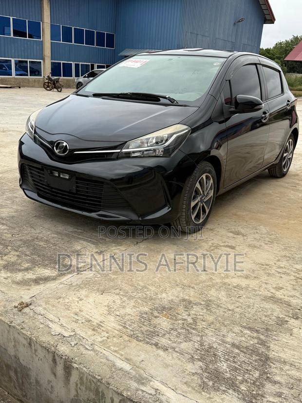 Toyota Vitz 1.3 AWD 5dr 2016 Black