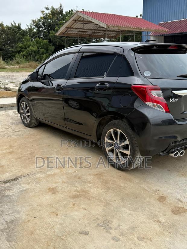 Toyota Vitz 1.3 AWD 5dr 2016 Black