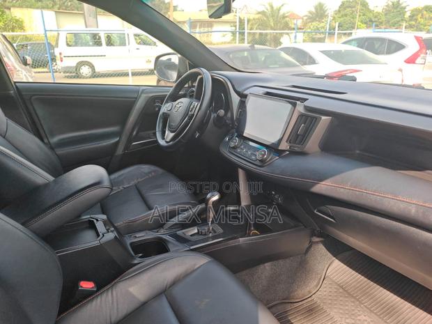 Toyota RAV4 2018 Brown