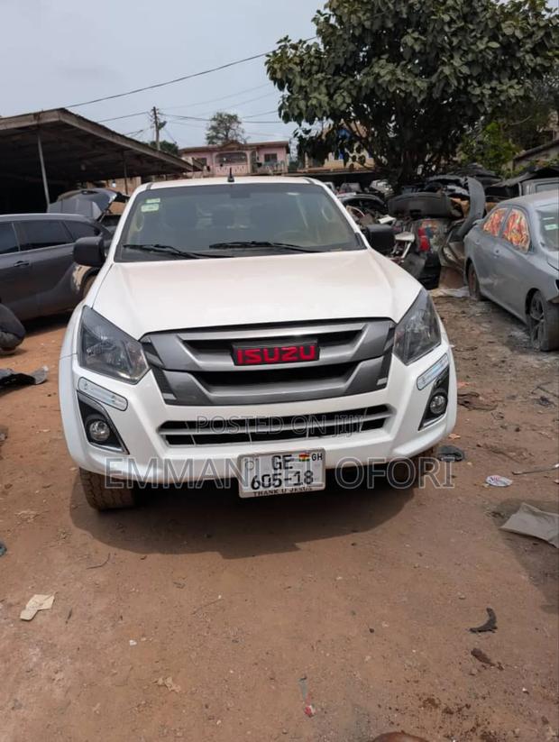 Isuzu D-MAX 2012 White
